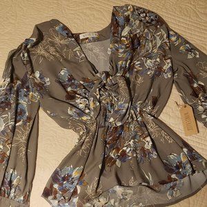 Wanderlux Gray & Floral Long Sleeve Blouse/Top